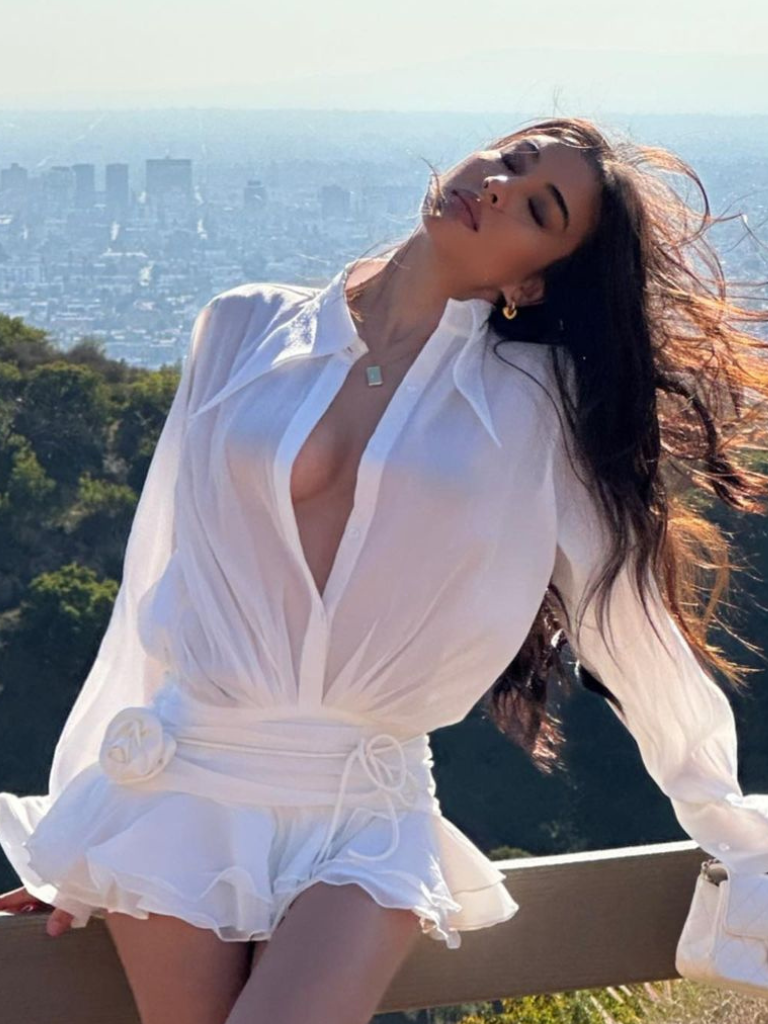 WHITE BLOOM RUFFLE MINI KLEID